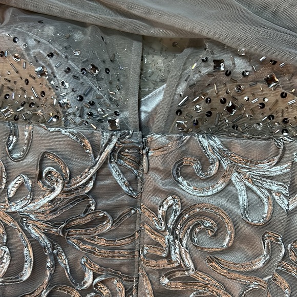 Ignite Evenings by Carol Lin dress with shawl - Picture 8 of 14